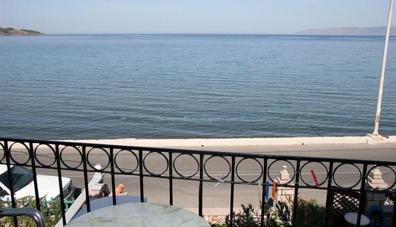 Apartment Toula Petra  Buitenkant foto